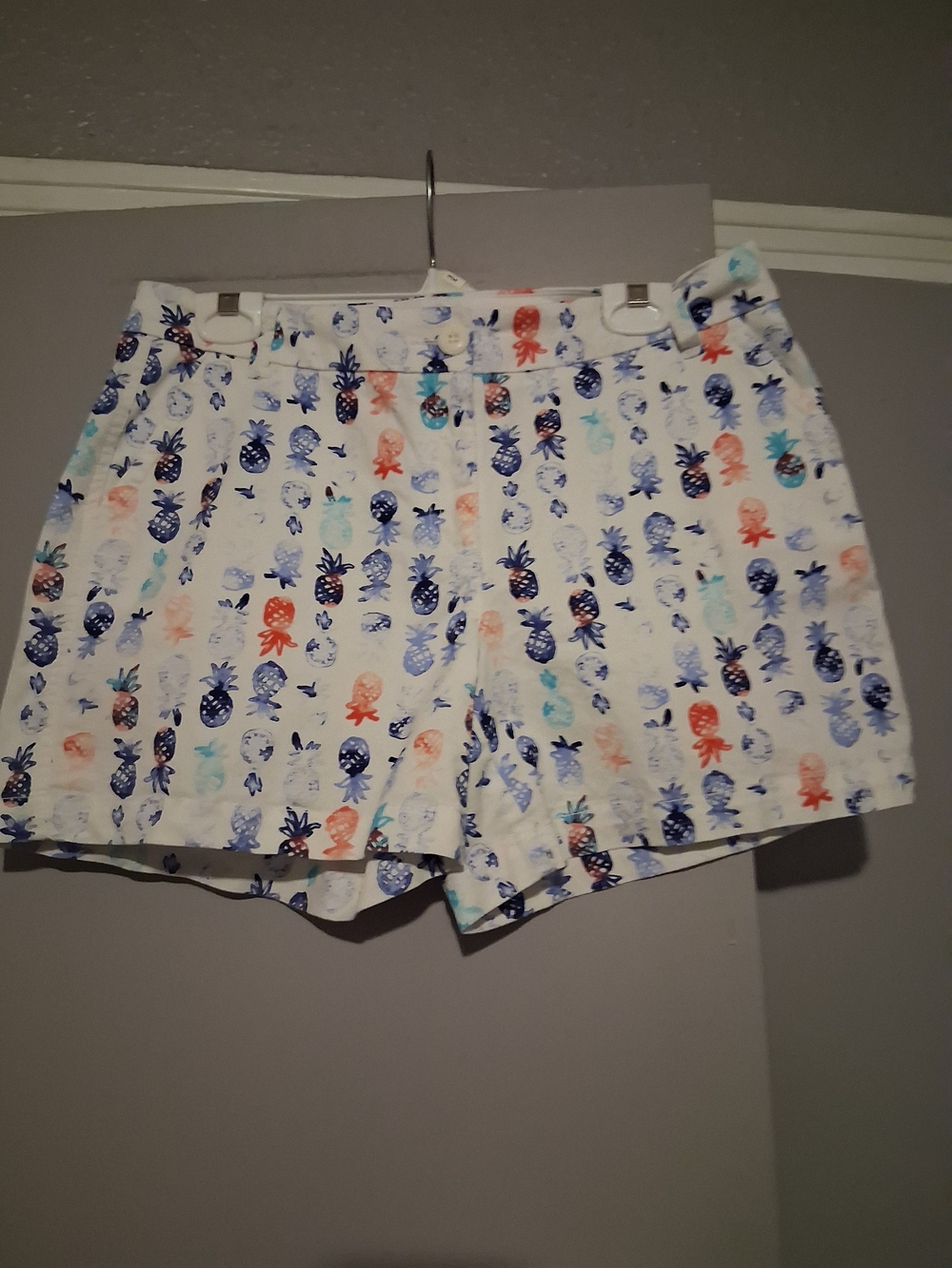 Crown & Ivy Caroline  White Pineapple & Shell Print Shorts with Blue and Cora